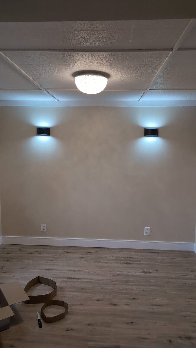 Building Photo - 115 Mitchell St Unit Upper