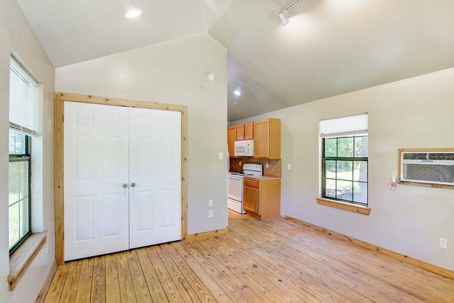 Photo - 10521 Tanyard Rd