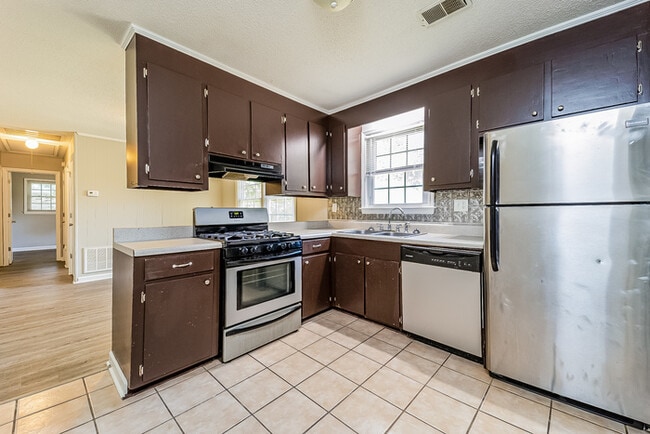Photo - 4426 Hardwood St