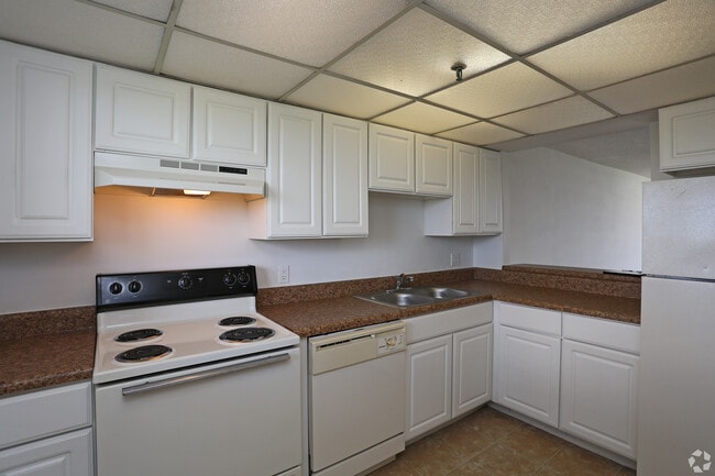 Photo - Tennis Towers Apartments