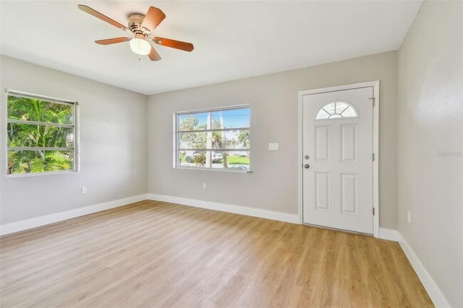 Photo - 951 Lantana Ave