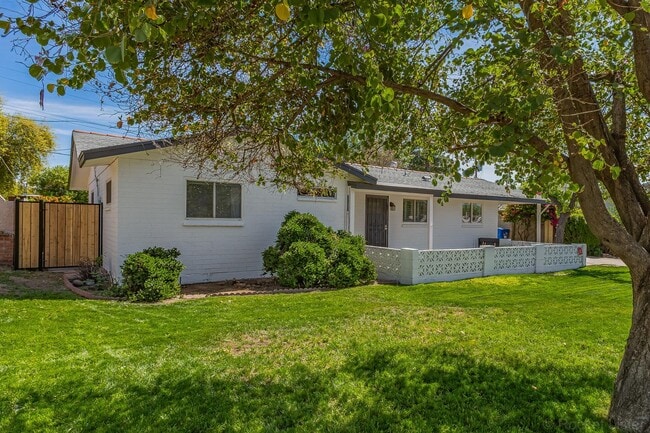 Photo - 6631 N 12th Pl