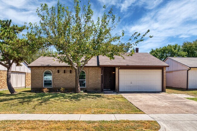 Building Photo - 722 Circle Cove Dr