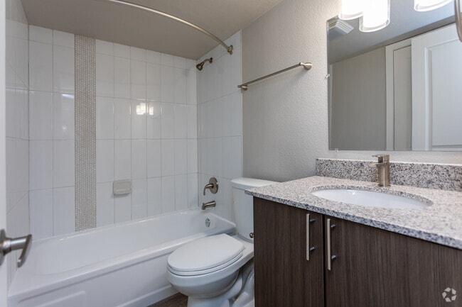 2BR, 2BA - 960SF