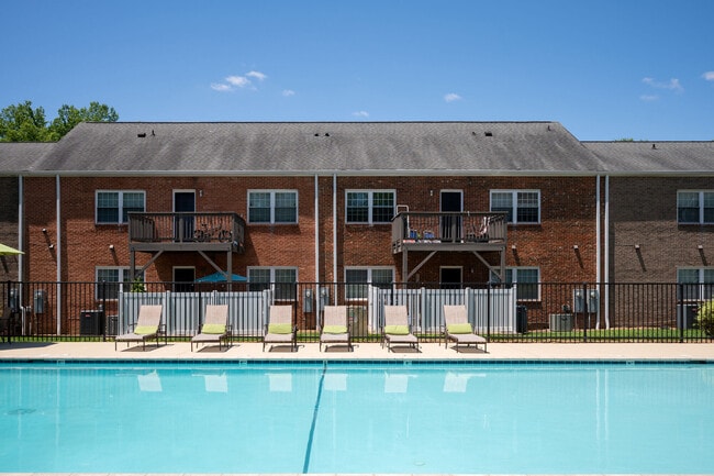 Vetra Forest Hills - Lexington Street