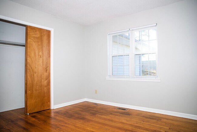 Photo - 3 bedroom/ 2 bathroom rental in Cullman City limits