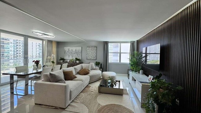 Photo - 5750 Collins Ave Unidad 7A