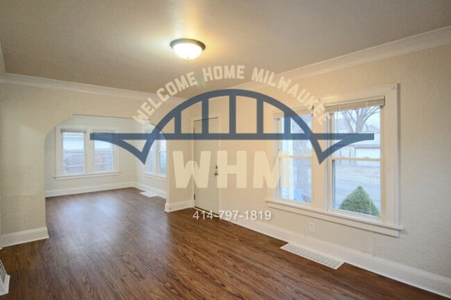 Photo - 221 W Ring St