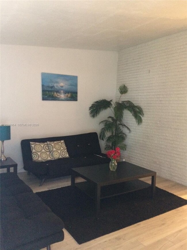 Photo - 621 SW 64th Way