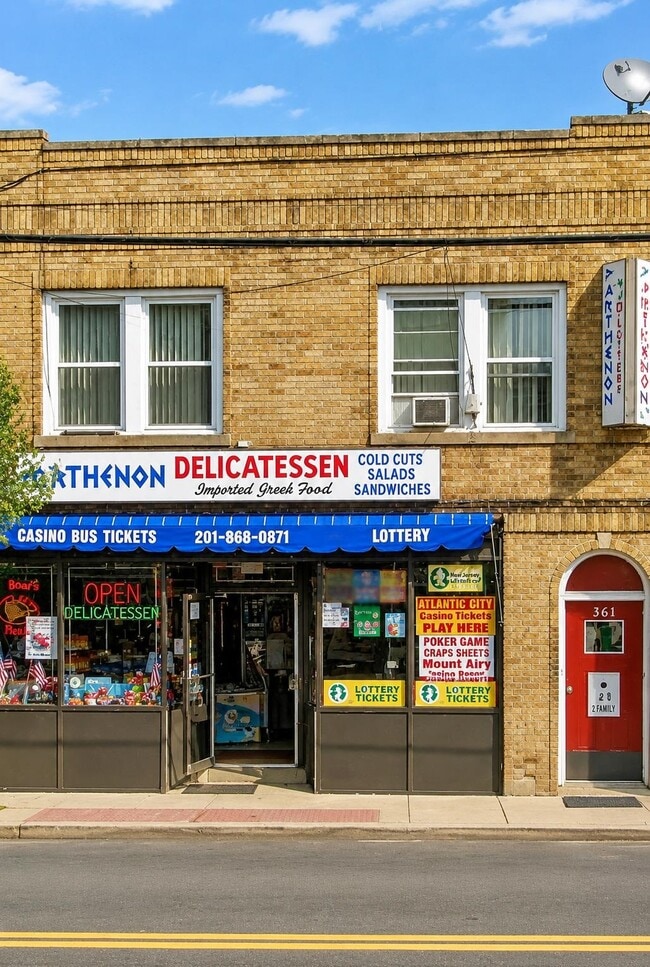 Building Photo - 361 Fairview Ave Unit 1F
