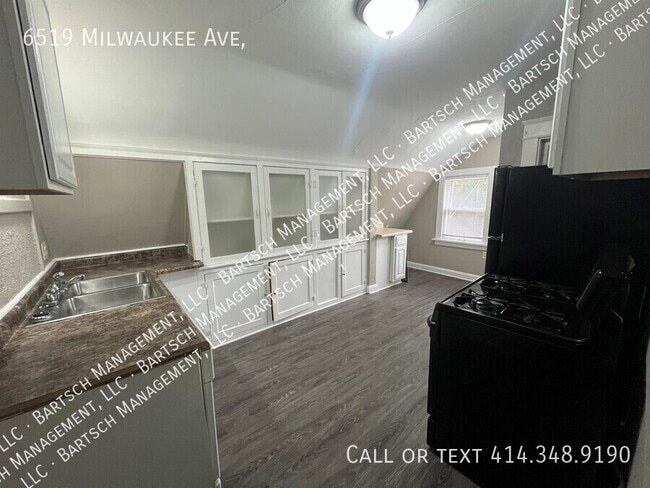 Building Photo - 6519 Milwaukee Ave Rental