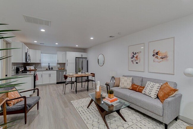 Building Photo - $599 Move in Special - Gorgeous, Open Concept Two Bed Two Bath near Old Town Scottsdale! Unit 6712