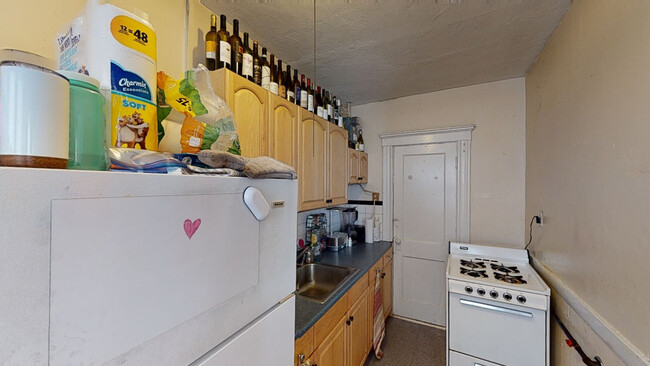 Photo - 251 Kelton St Apartments