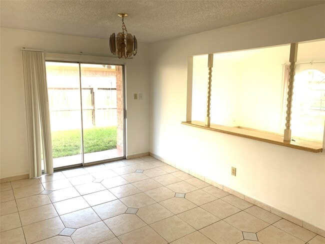 Building Photo - 21026 Settlers Valley Dr