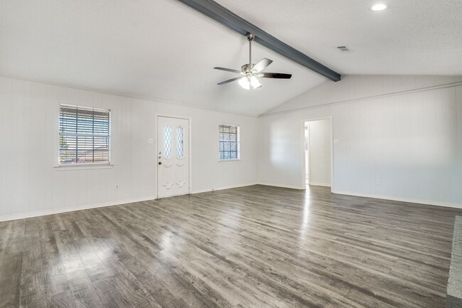 Photo - Gorgeous Garland Home For Rent!