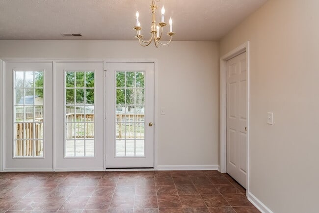 Photo - 202 Zenith Ct