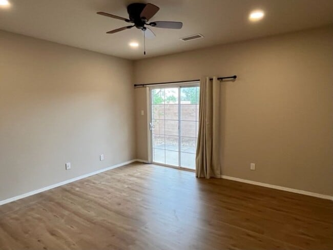 Photo - 320 Sherrill Ln Unit Apt A (406)