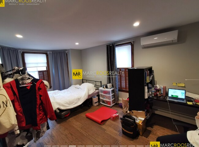 Photo - 230 Brookline St