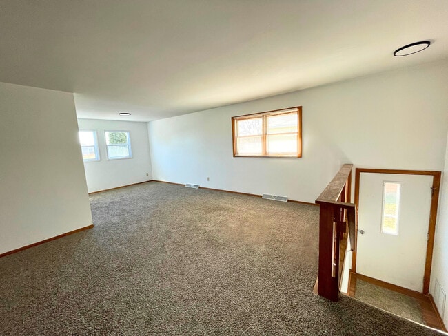 Photo - 705 Willow Run St