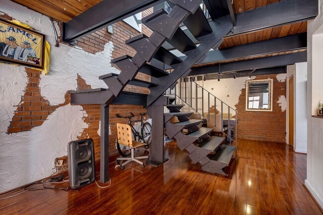 Photo - 220 Belmont Rd