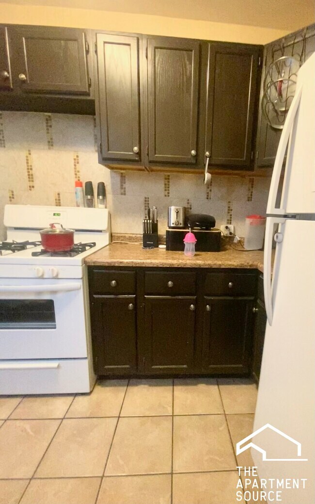 Photo - 4454 W Diversey Ave Unidad 3