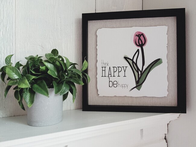 Cheerful Decor - 4536 Ohio St Unit Furnished