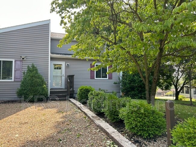 Photo - 2030 Hawksbill Rd