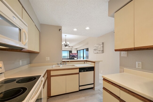 Building Photo - 7700 Seawall Blvd Unit 512