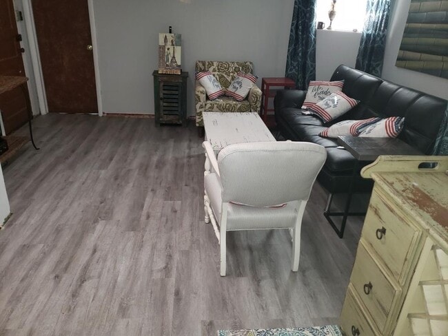 Photo - 1620 W Thome Ave Unidad Best