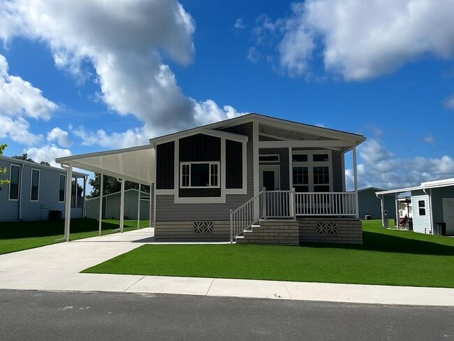 Building Photo - 5644 Woodford St Rental