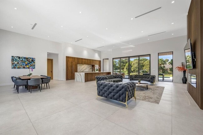 Photo - 1000 SW 93rd Ave