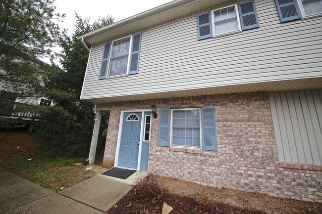 Photo - 892 E Sherwood Hills Dr Townhome