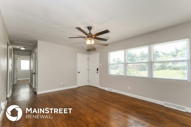 Photo - 805 Mary Jo Ln