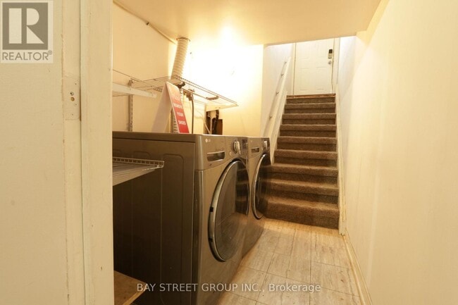 Photo - 280 Boisdale Ave