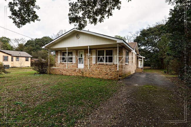 Newly Updated 3 Bedroom/2 Bathroom Home in... - Newly Updated 3 Bedroom/2 Bathroom Home in...