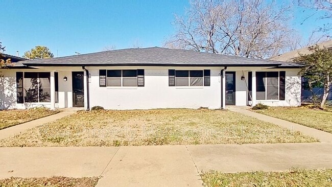 Photo - 821 W Woodard St House