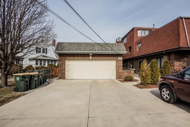 Building Photo - 431 N Northwest Hwy Unit B