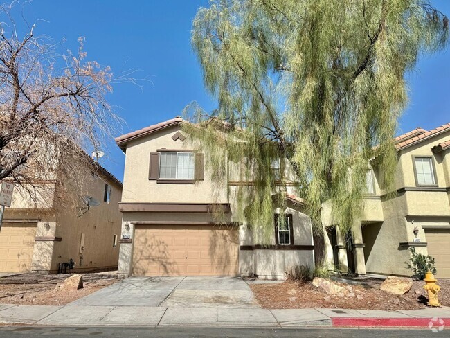 Building Photo - ADORABLE 4 BEDROOM 2.5 BATHROOM HOME