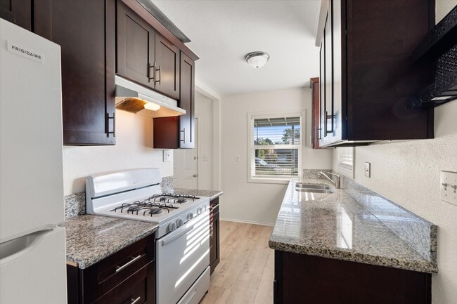 Photo - 2907 E Sawyer St