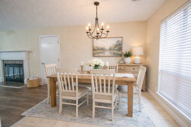 Photo - 3 Bedroom 2 Bathroom - Pets Allowed!