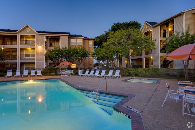 Building Photo - Centennial Court Apartments- Student Housing