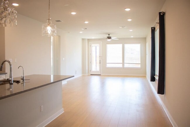 Photo - 123 Table Top Bnd