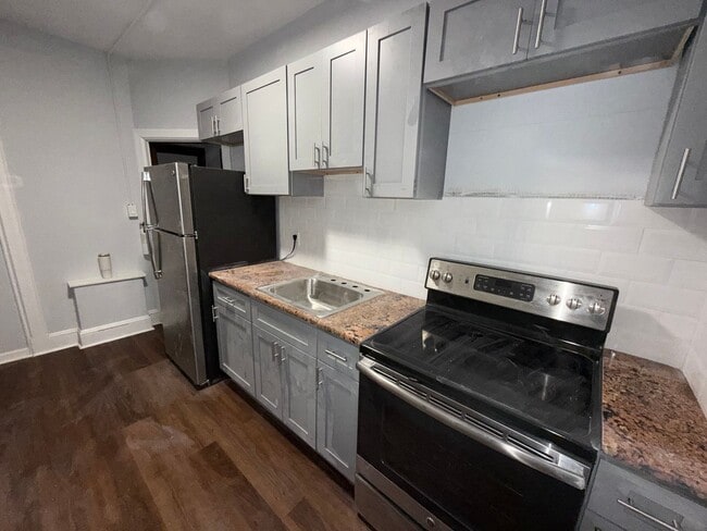 Building Photo - 226 E Winona Ave Unit 2f