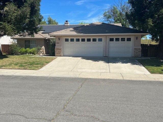 Photo - 1883 Rapid Water Way