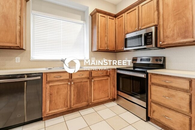 Photo - 4 Bedroom Pet-Friendly Home in Moore, OK with Main Street Renewal