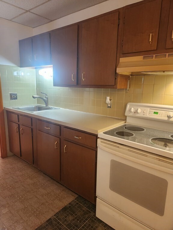 Building Photo - 310 Chace St Unit 8 Rental