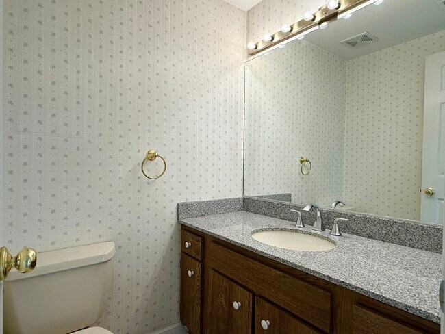 Photo - 71 Oak Knoll Dr