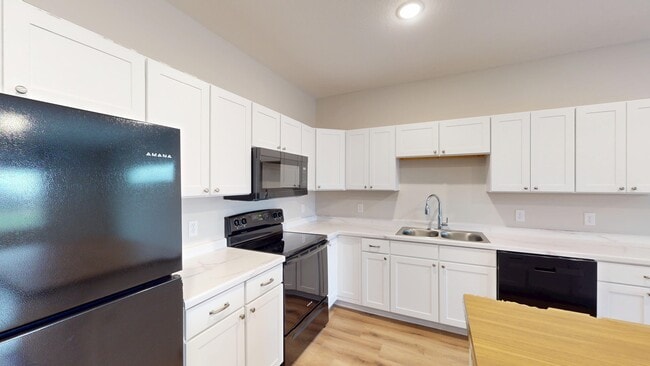 Kitchen - South Pointe Apartments