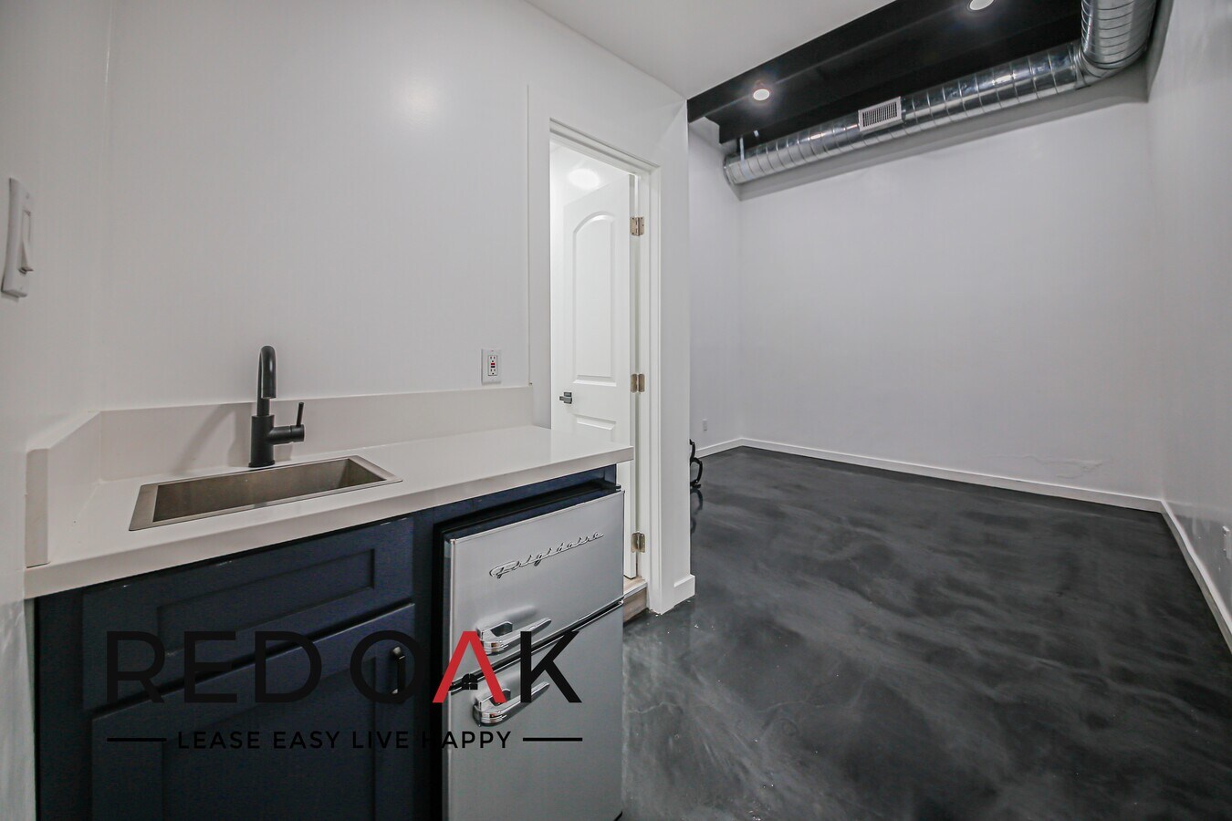 Photo - Amazing Studio Loft with a Work/Study Spac... Unit 9