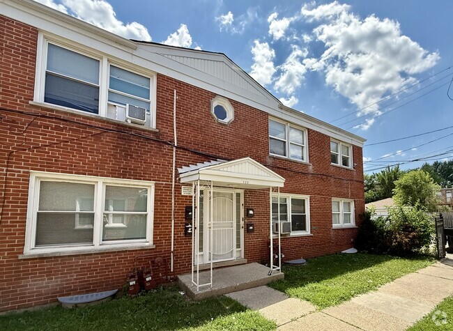 Building Photo - 122 N Menard Ave Rental